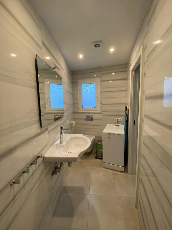 New Townhouse In The Heart Of Nerja With Jacuzzi Villa Екстериор снимка