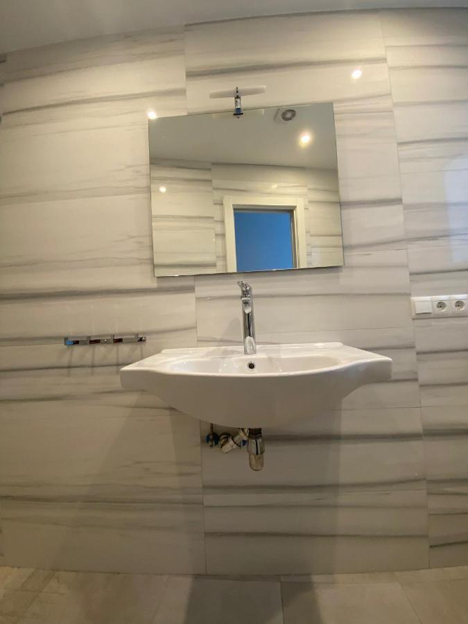 New Townhouse In The Heart Of Nerja With Jacuzzi Villa Екстериор снимка